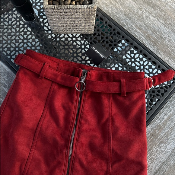 Forever 21 Dresses & Skirts - Maroon Mini Skirt 🤍